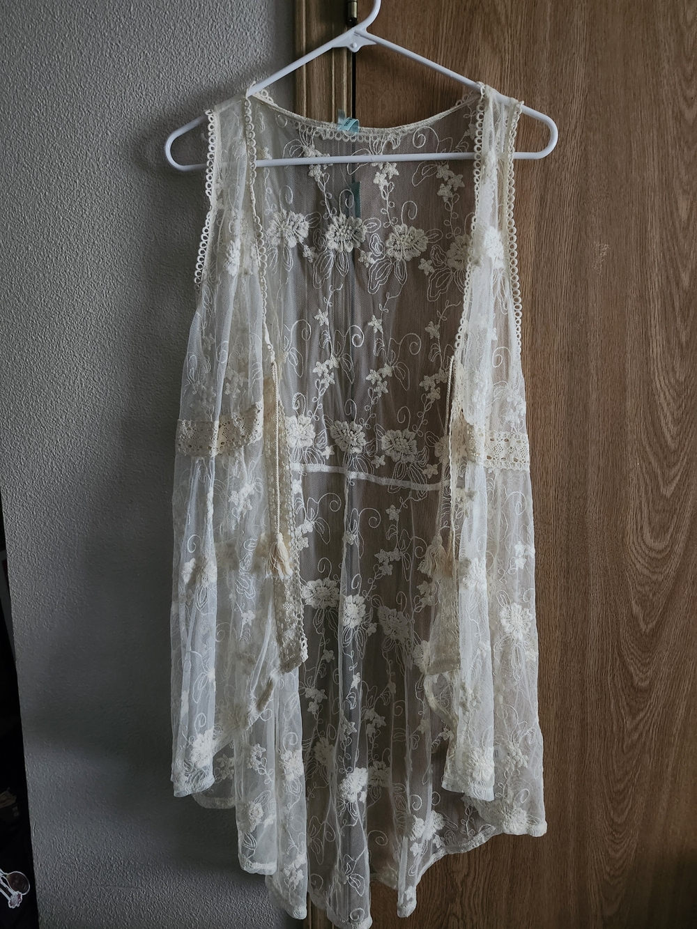 Sheer Vest Women's Floral Embroidery Scalloped Trim